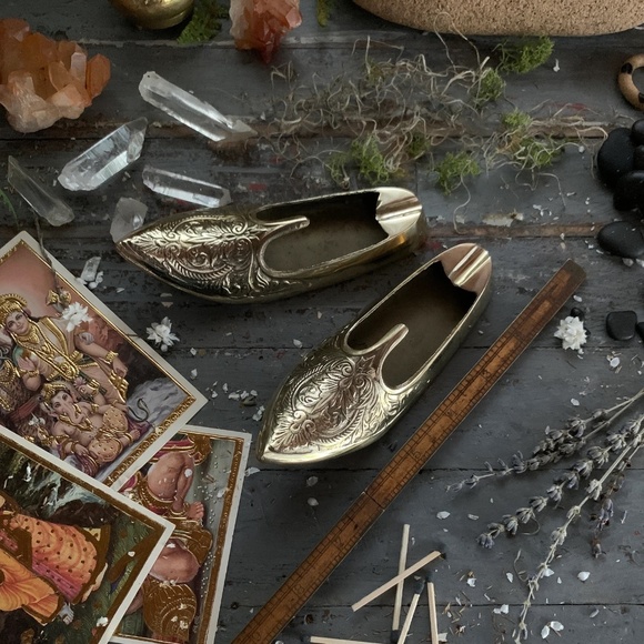 60's MOROCCAN ETCHED TURKISH BRASS SLIPPER TRAY - Picture 11 of 11